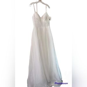NWT David's Bridal Spaghetti Strapped Pleated Bust Wedding Dress Soft White Sz10